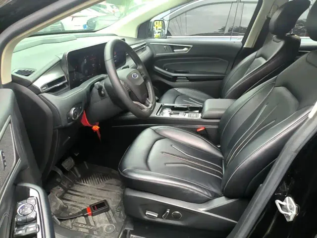 Ford Edge — Фото автомобиля 14