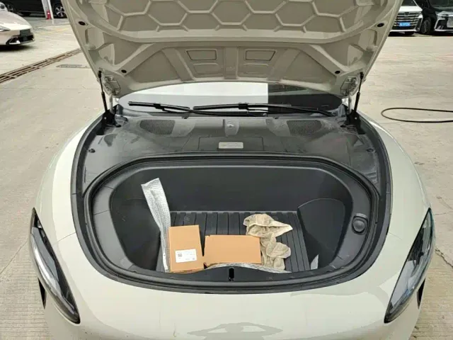 Xiaomi SU7 — Фото автомобиля 19