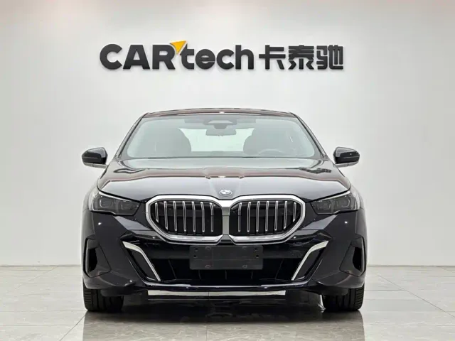 BMW 5 Series — Фото автомобиля 7