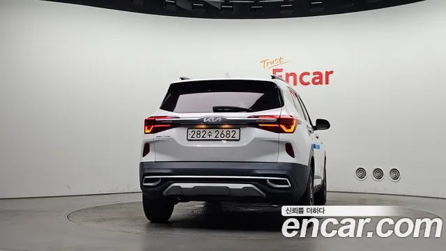 Kia Seltos — Фото автомобиля 4