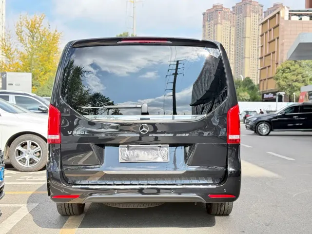 Mercedes-Benz V-Class — Фото автомобиля 6
