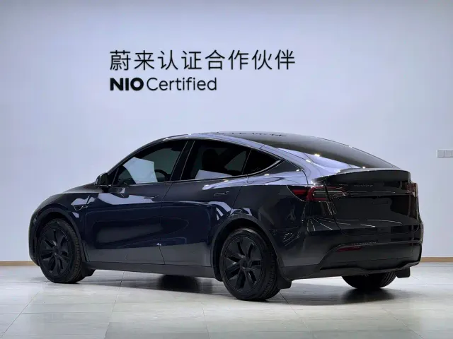 Tesla Model Y — Фото автомобиля 8