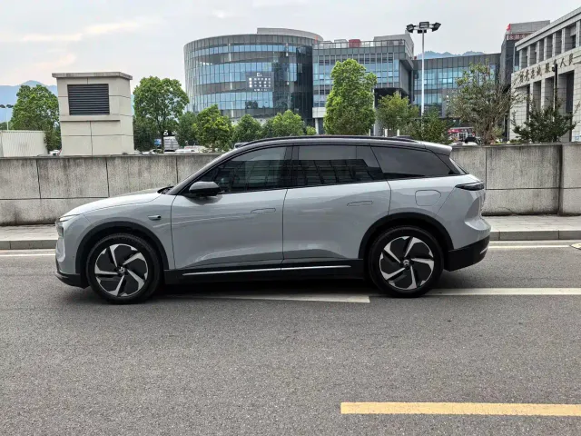Nio ES6 — Фото автомобиля 2
