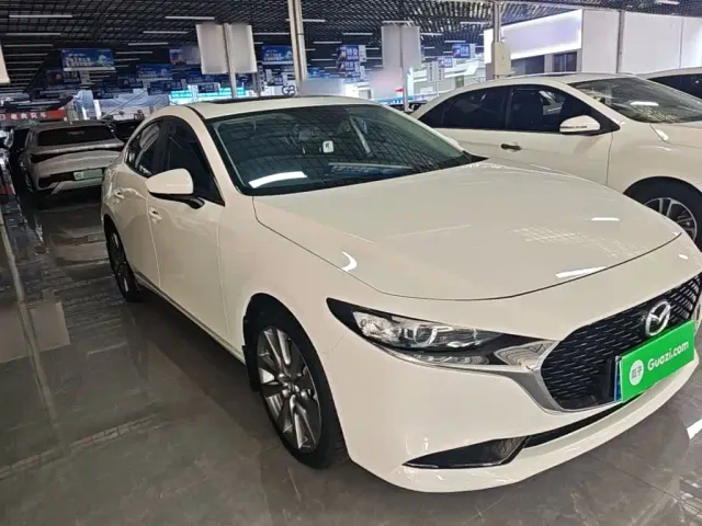 Mazda Axela — Фото автомобиля 3
