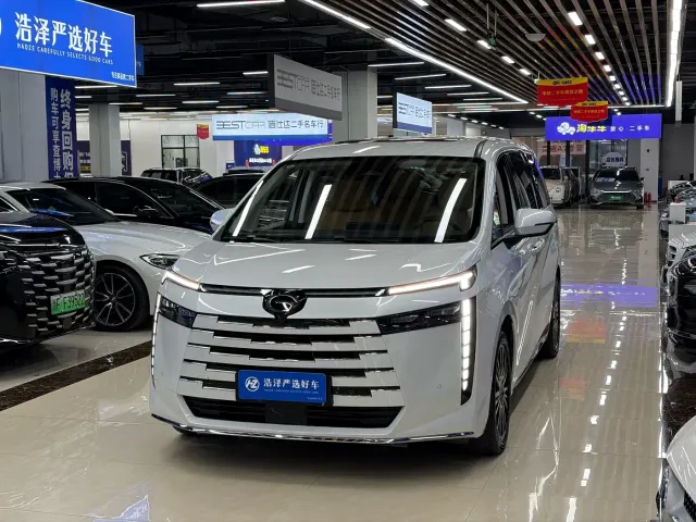 Фотография автомобиля — GAC Trumpchi E8