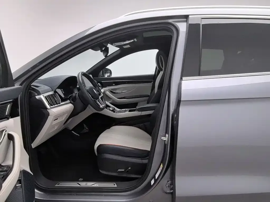 BYD Song PLUS PHEV 2021 EV Flagship — Фото автомобиля 10
