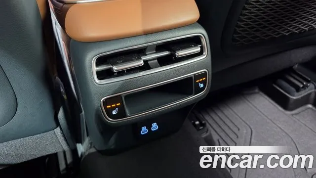 Genesis GV70 2.5T Бензин 2WD — Фото автомобиля 18