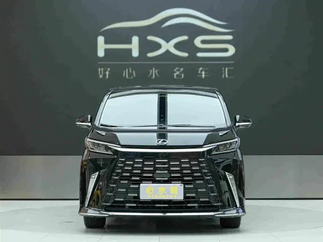 Lexus LM — Фото автомобиля 2