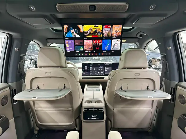 Li Auto L9 — Фото автомобиля 15