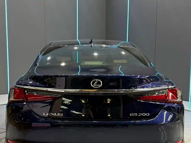Lexus ES — Фото автомобиля 7
