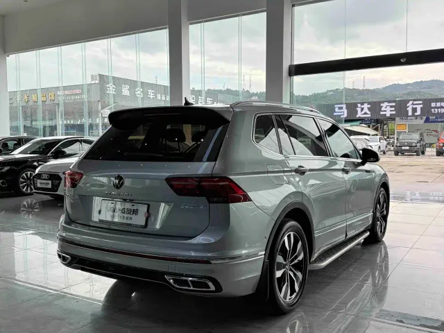 Volkswagen Tiguan L — Фото автомобиля 4
