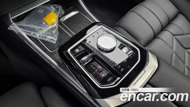 BMW 7-Series 7 серия (G70) — Фото автомобиля 8