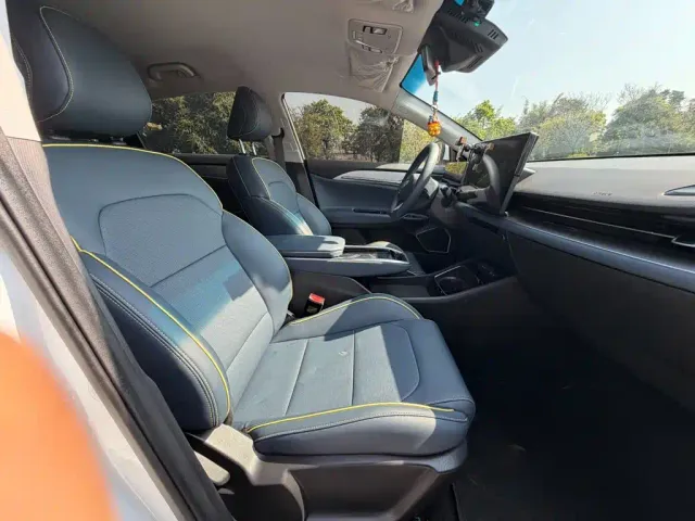 Geely Geometry G6 — Фото автомобиля 15