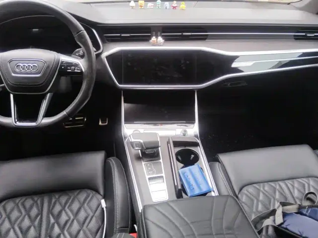 Audi A6L — Фото автомобиля 12