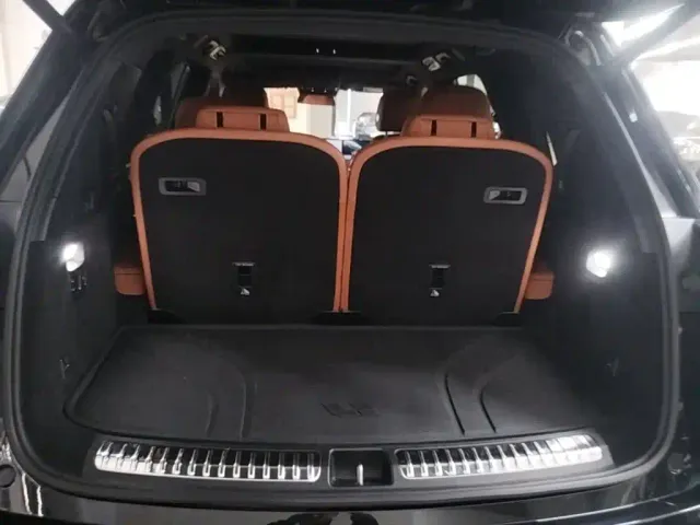 Li Auto L8 — Фото автомобиля 18