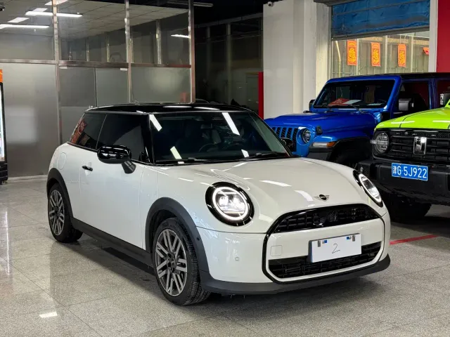 MINI Hatch — Фото автомобиля 2