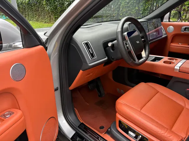 Li Auto L8 — Фото автомобиля 5