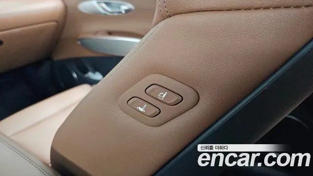 Genesis GV70 2.5T Бензин 2WD — Фото автомобиля 30