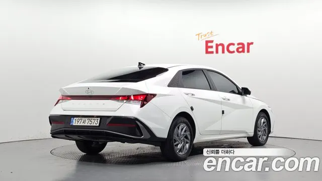 Фотография автомобиля — Hyundai Avante CN7