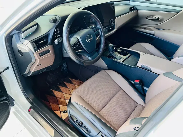 Lexus ES — Фото автомобиля 7