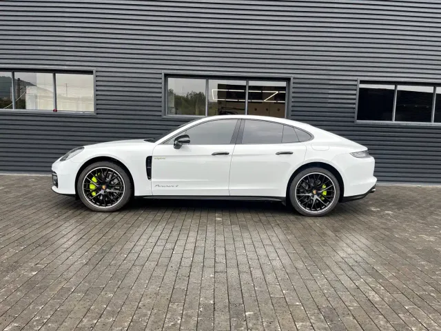 Porsche Panamera — Фото автомобиля 3
