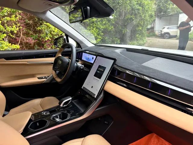Geely Boyue L — Фото автомобиля 10