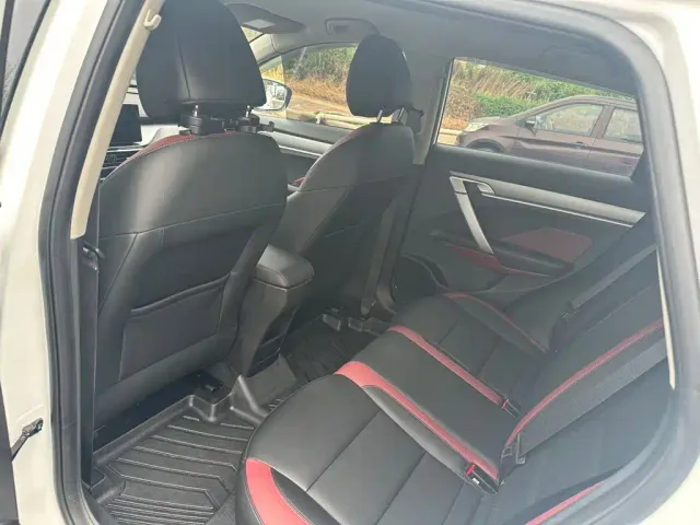 Geely Binyue — Фото автомобиля 5