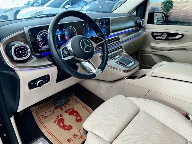 Mercedes-Benz V-Class — Фото автомобиля 7