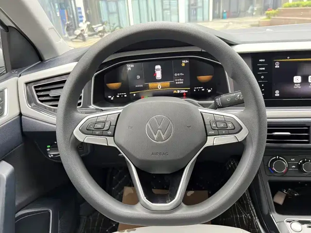 Volkswagen Lavida — Фото автомобиля 9