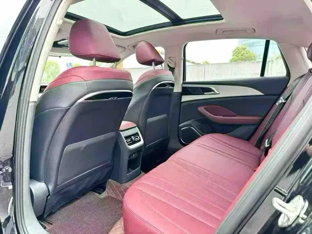 Hongqi H5 — Фото автомобиля 8