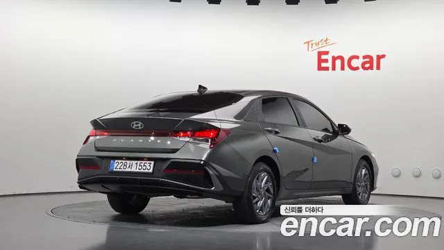 Hyundai Avante CN7 — Фото автомобиля 2