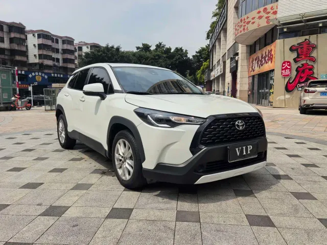 Toyota Corolla Cross — Фото автомобиля 3