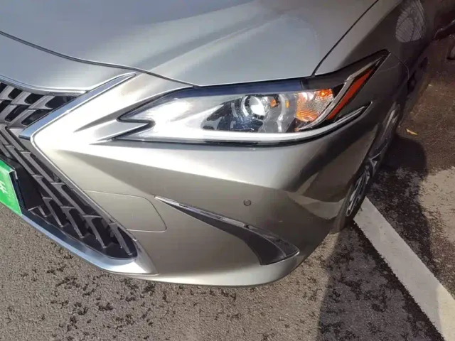 Lexus ES — Фото автомобиля 23