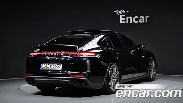 Porsche Panamera — Фото автомобиля 2