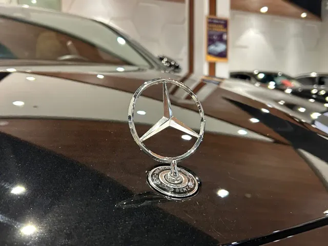Mercedes-Benz E-Class — Фото автомобиля 5