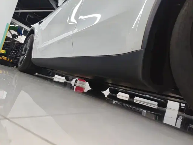 Tesla Model Y — Фото автомобиля 21
