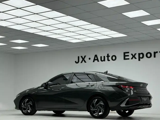 Hyundai Elantra — Фото автомобиля 9