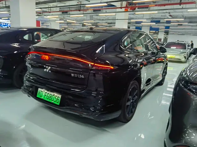 IM Motors LS6 — Фото автомобиля 7