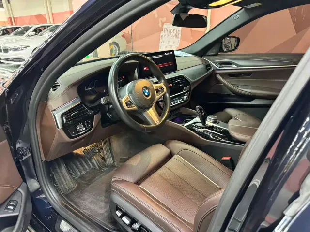 BMW 5 Series — Фото автомобиля 4