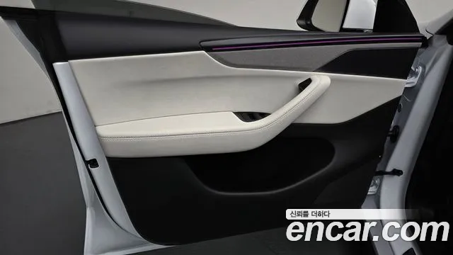 Tesla Model Y — Фото автомобиля 13