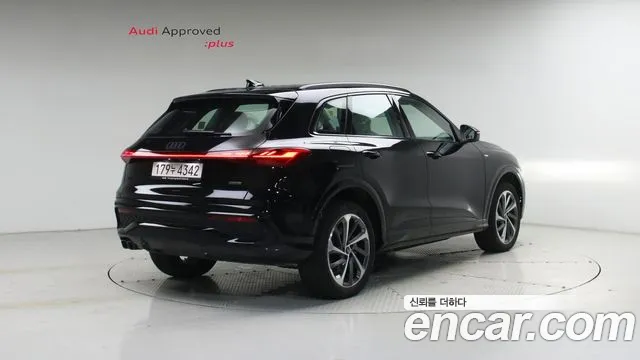Audi Q5 40 TDI quattro S Line — Фото автомобиля 2