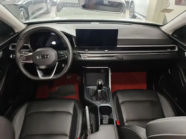 Geely Emgrand — Фото автомобиля 9