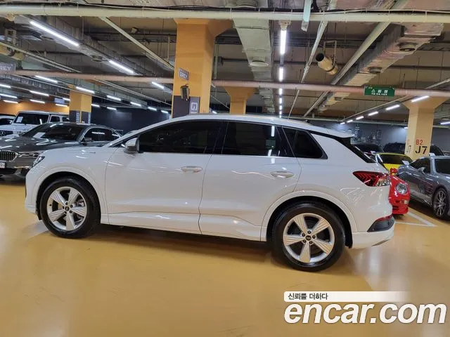 Audi Q4 e-tron F4 — Фото автомобиля 2