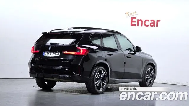 BMW X1 U11 — Фото автомобиля 2