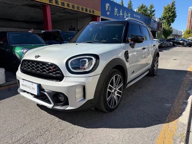 Фотография автомобиля — MINI Countryman