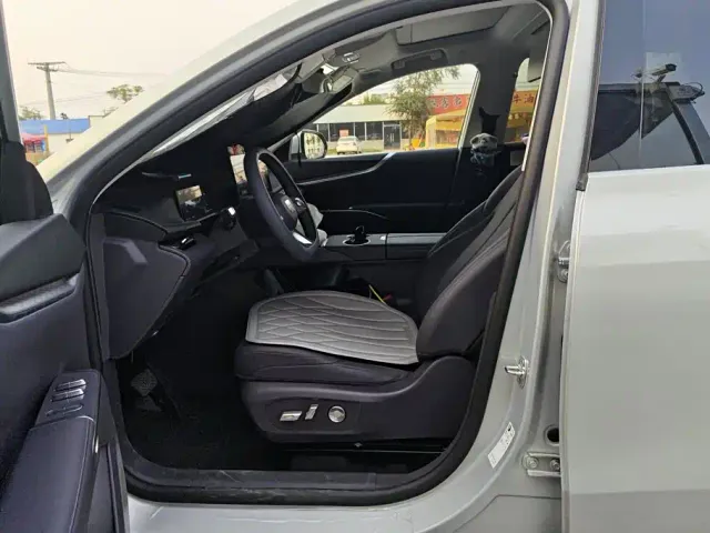 Buick Zhijing E7 — Фото автомобиля 9