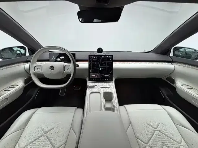 NIO NIO ET7 2022 100kWh Launch Edition — Фото автомобиля 17