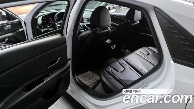 Hyundai AVANTE Avante (CN7) — Фото автомобиля 11