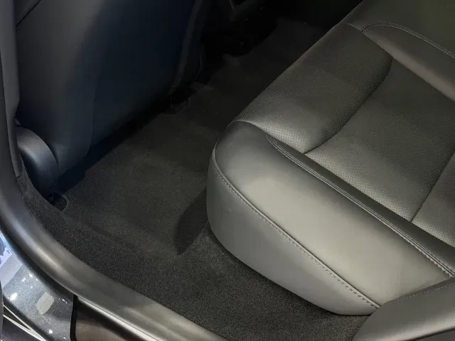 Tesla Model 3 — Фото автомобиля 12