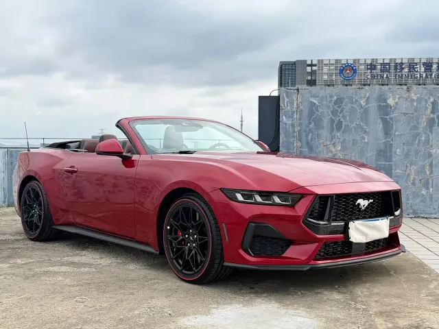 Ford Mustang — Фото автомобиля 3